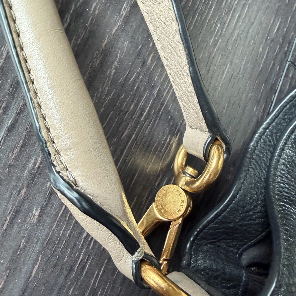 Marc Jacobs Too Hot to Handle Soft Leather Black, Tan and Cream Shoulder Bag - Picture 8 of 16